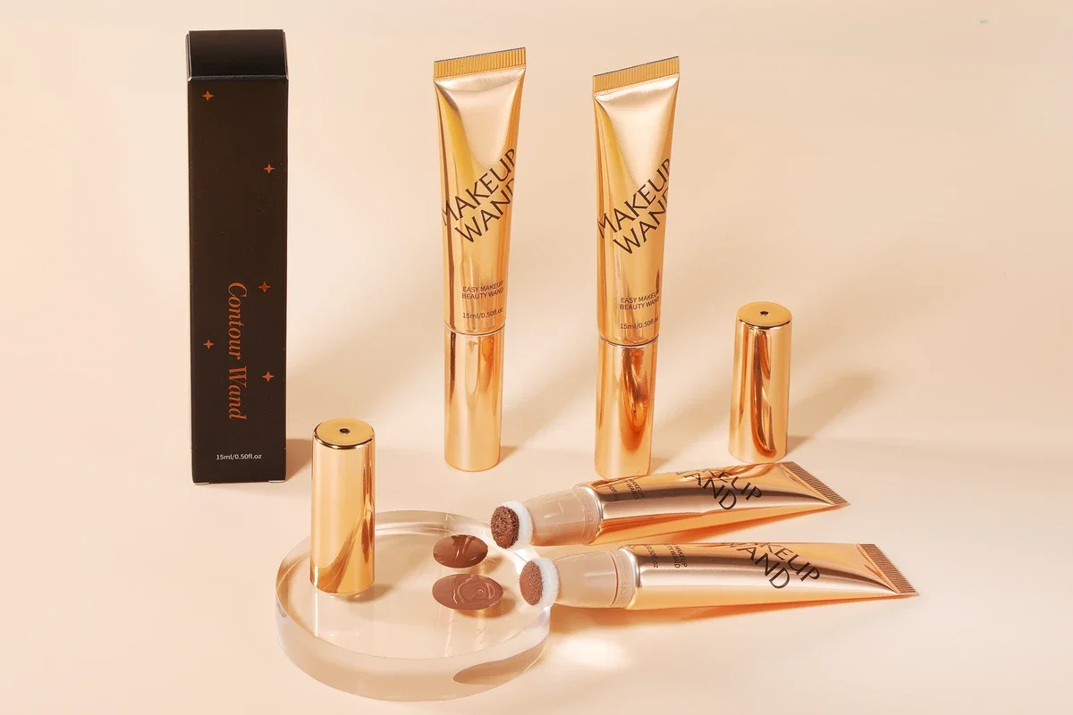 Private Label Contour Wand with a cushion-tip applicator for seamless sculpting and blending.