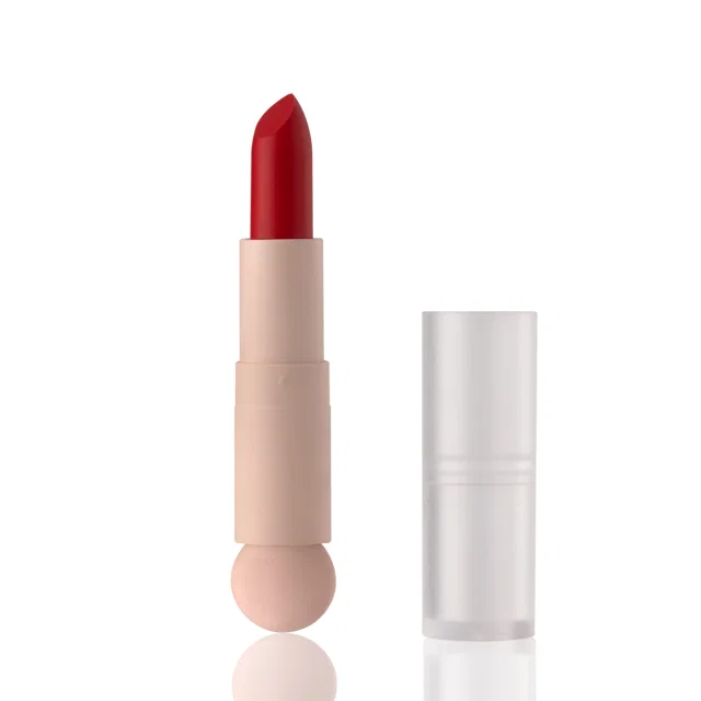 Матовая помада под собственной торговой маркой